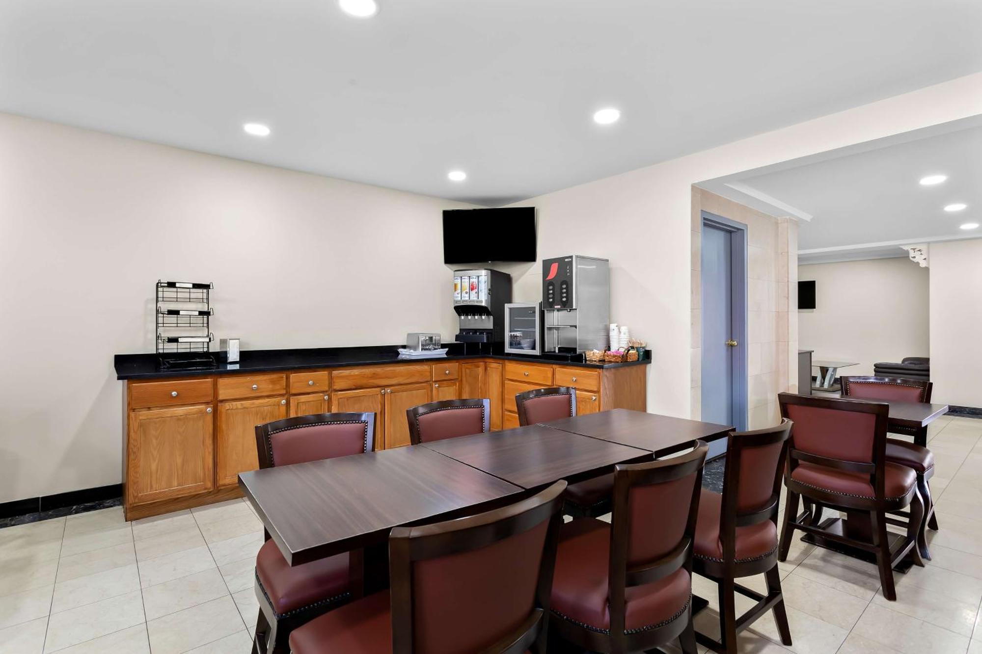 Surestay Plus By Best Western Windsor Esterno foto