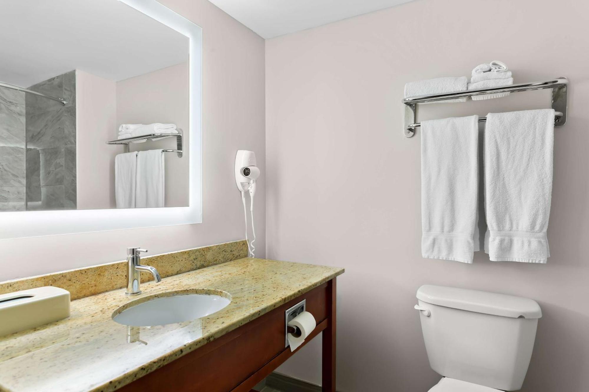 Surestay Plus By Best Western Windsor Esterno foto