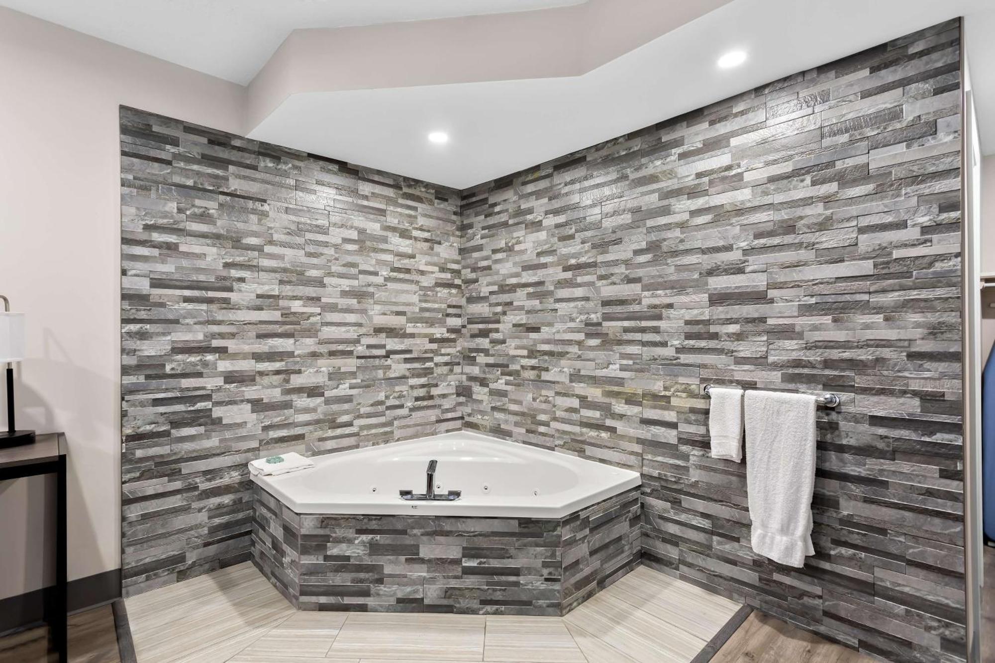 Surestay Plus By Best Western Windsor Esterno foto