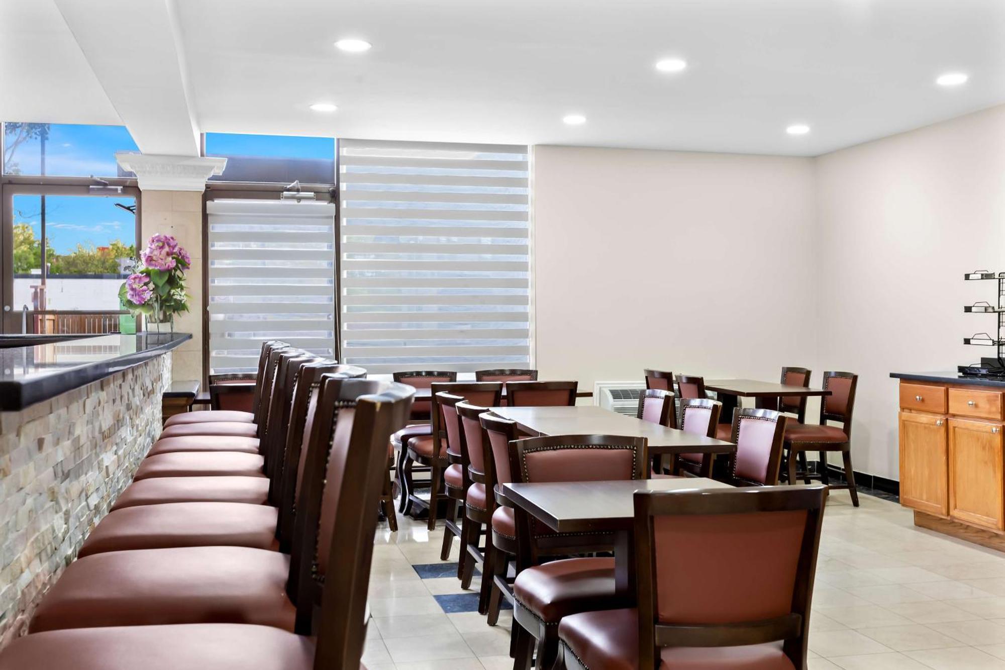 Surestay Plus By Best Western Windsor Esterno foto
