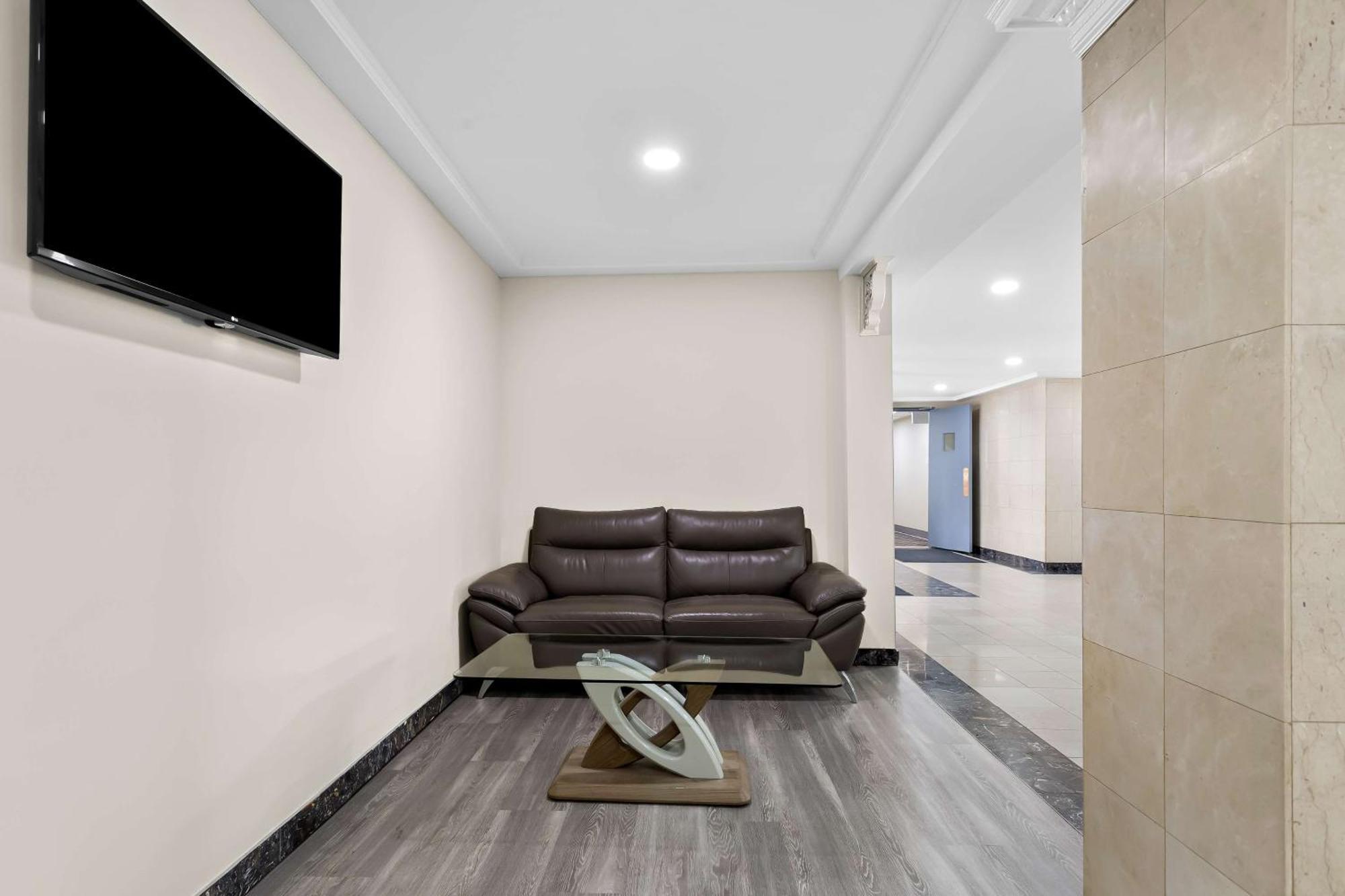 Surestay Plus By Best Western Windsor Esterno foto