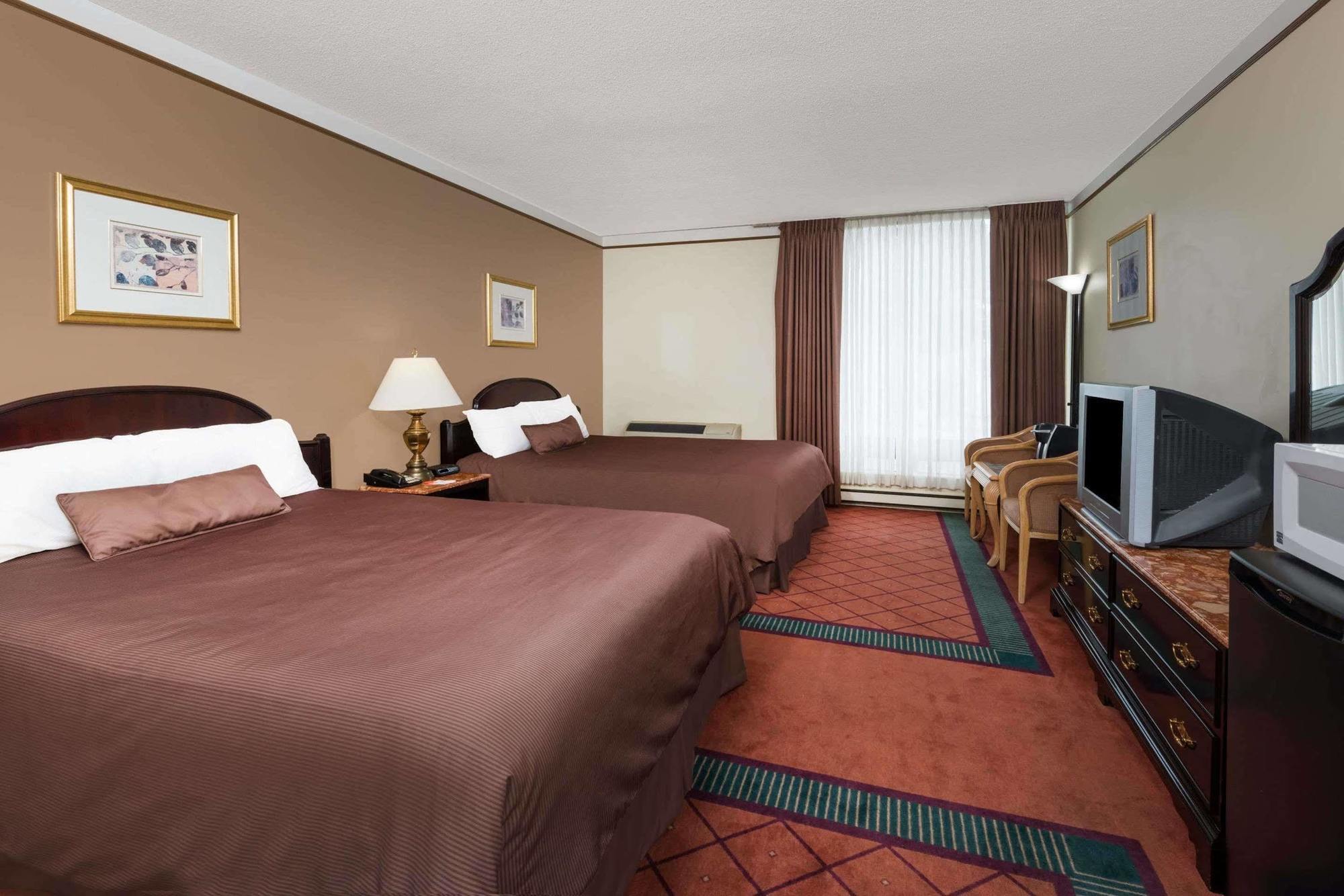 Surestay Plus By Best Western Windsor Esterno foto