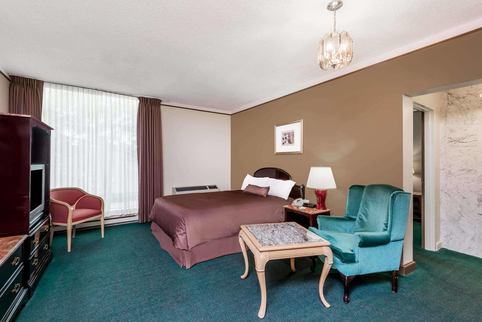 Surestay Plus By Best Western Windsor Esterno foto