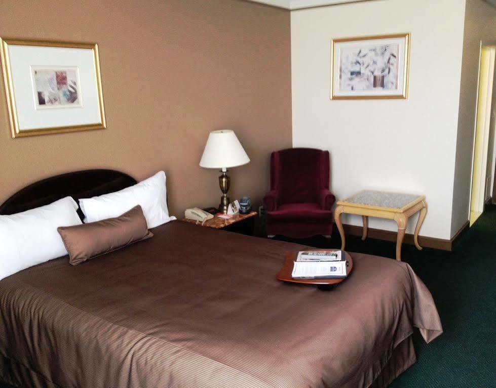 Surestay Plus By Best Western Windsor Esterno foto