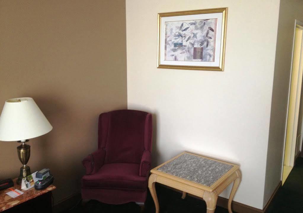 Surestay Plus By Best Western Windsor Esterno foto